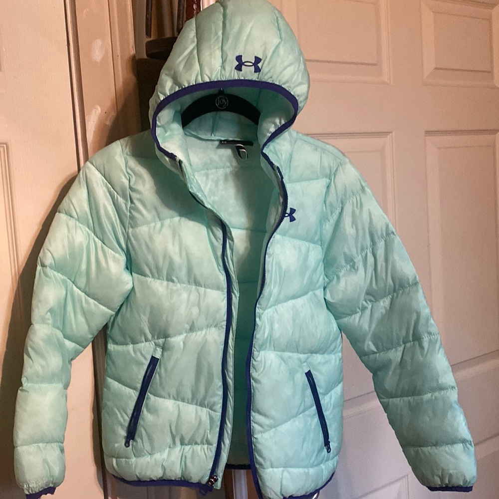 VERY gently worn Under Armor girls puffy coat